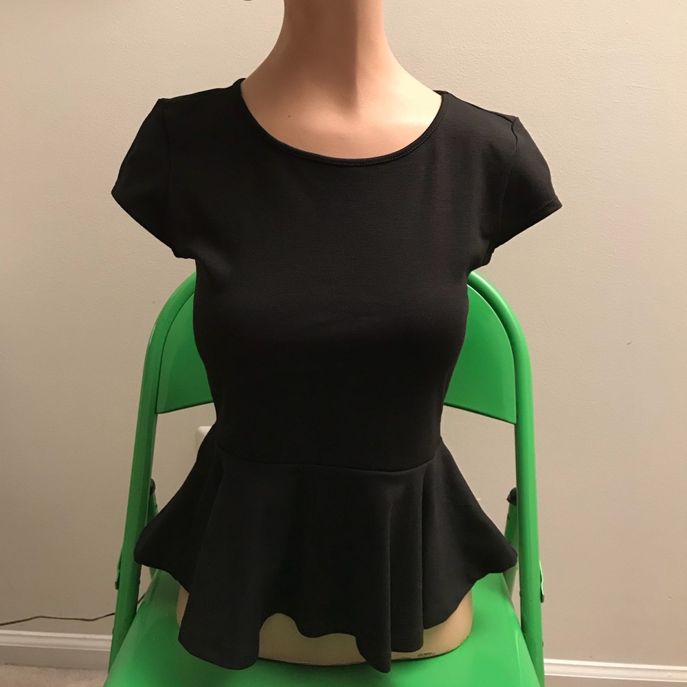 🆕 NEW W/o Tags Forever21 Black Peplum Top